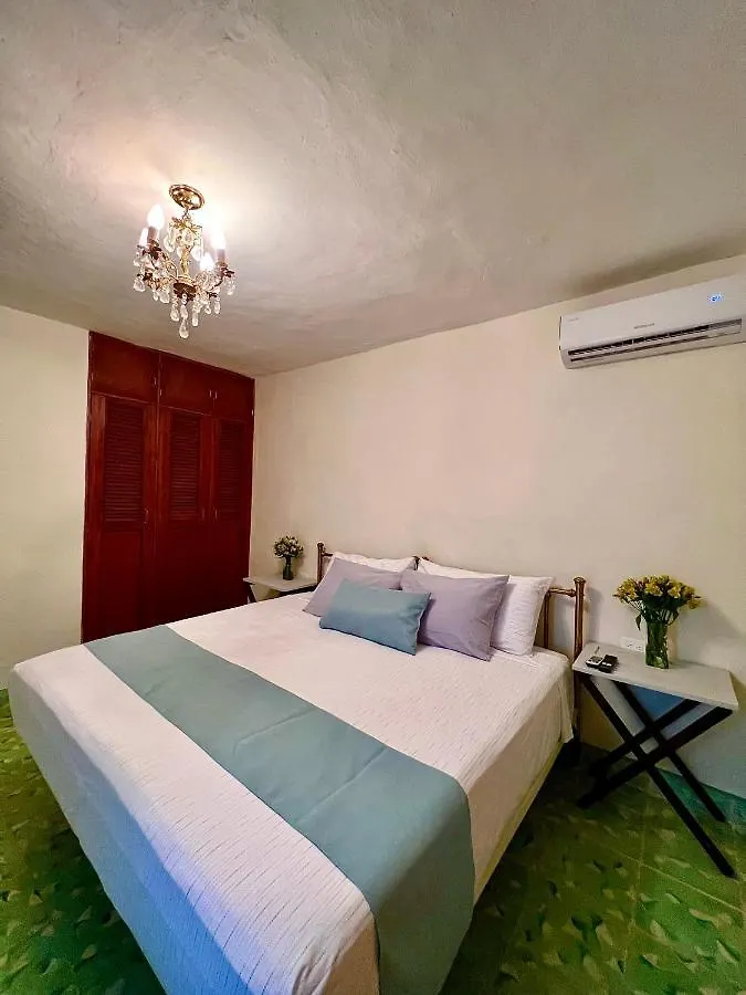 ホテル Casa Cayetana Merida Paseo Montejo Centro